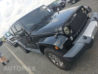 2015 Jeep Wrangler Unlimited Sahara - miniatura 3