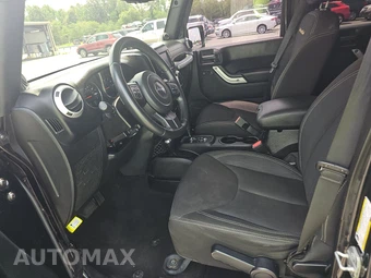 2015 Jeep Wrangler Unlimited Sahara - miniatura 7