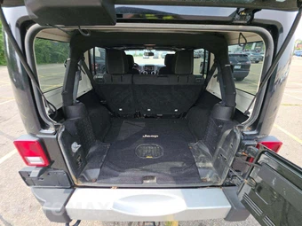 2015 Jeep Wrangler Unlimited Sahara - miniatura 11