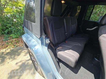 2015 Jeep Wrangler Unlimited Sahara - miniatura 16