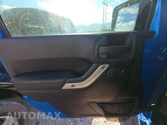 2015 Jeep Wrangler Unlimited Sahara - miniatura 9