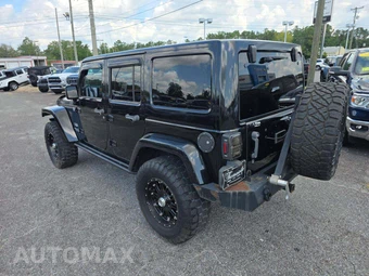 2015 Jeep Wrangler Unlimited Sahara - miniatura 2