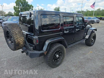 2015 Jeep Wrangler Unlimited Sahara - miniatura 3