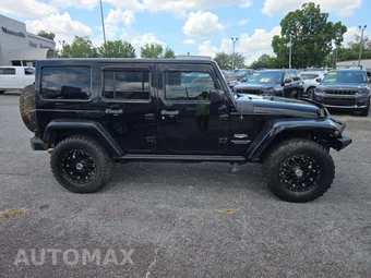 2015 Jeep Wrangler Unlimited Sahara - miniatura 4