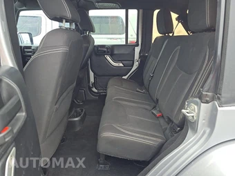 2015 Jeep Wrangler Unlimited Sahara - miniatura 13