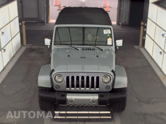 2015 Jeep Wrangler Unlimited Sahara - miniatura 2
