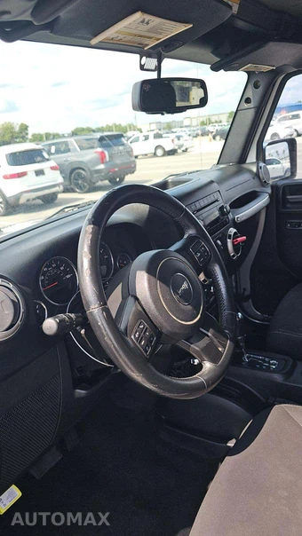 2015 Jeep Wrangler Unlimited Sahara - miniatura 23