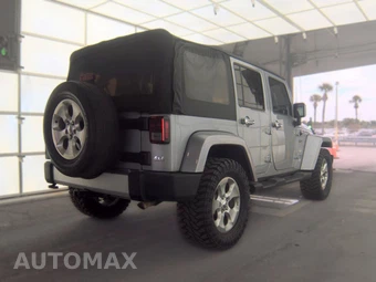 2015 Jeep Wrangler Unlimited Sahara - miniatura 4