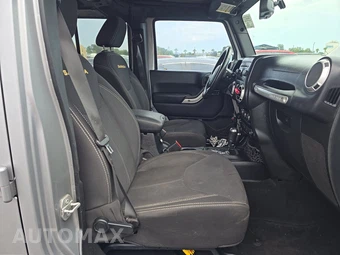 2015 Jeep Wrangler Unlimited Sahara - miniatura 8