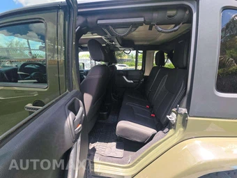 2015 Jeep Wrangler Unlimited Sahara - miniatura 13