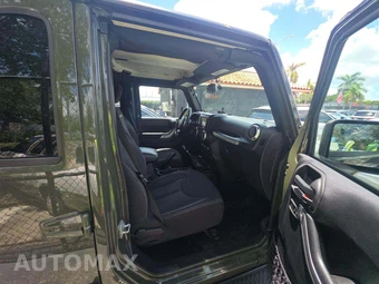 2015 Jeep Wrangler Unlimited Sahara - miniatura 18