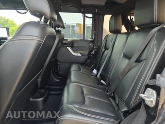 2015 Jeep Wrangler Unlimited Sahara - miniatura 13