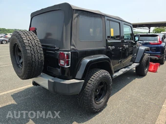 2015 Jeep Wrangler Unlimited Sahara - miniatura 4