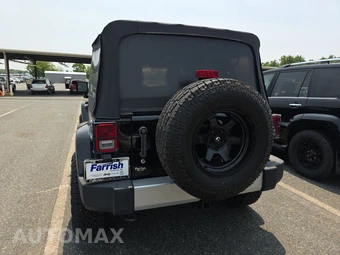 2015 Jeep Wrangler Unlimited Sahara - miniatura 5
