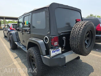2015 Jeep Wrangler Unlimited Sahara - miniatura 6