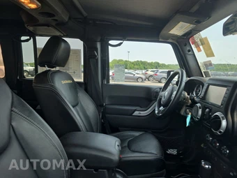 2015 Jeep Wrangler Unlimited Sahara - miniatura 8