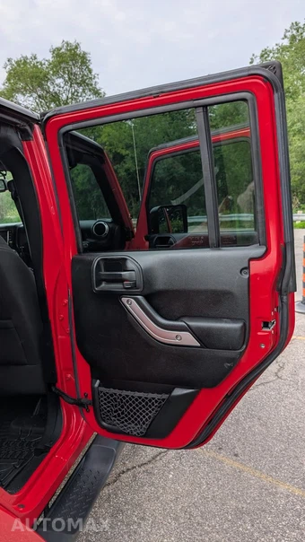 2015 Jeep Wrangler Unlimited Sahara - miniatura 30