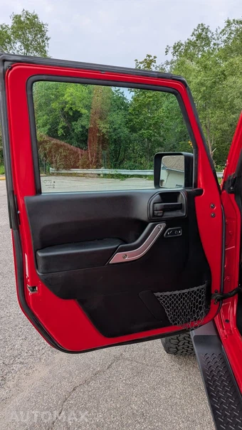 2015 Jeep Wrangler Unlimited Sahara - miniatura 31