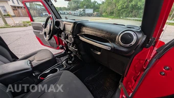 2015 Jeep Wrangler Unlimited Sahara - miniatura 34