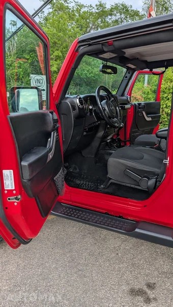 2015 Jeep Wrangler Unlimited Sahara - miniatura 39
