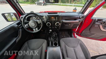 2015 Jeep Wrangler Unlimited Sahara - miniatura 40