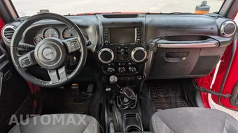 2015 Jeep Wrangler Unlimited Sahara - miniatura 42