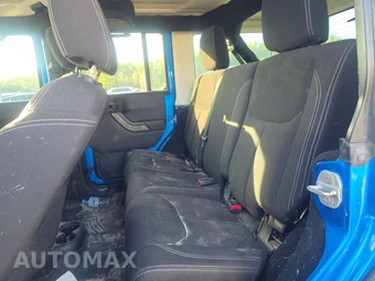 2015 Jeep Wrangler Unlimited Sahara - miniatura 13