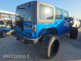 2015 Jeep Wrangler Unlimited Sahara - miniatura 4