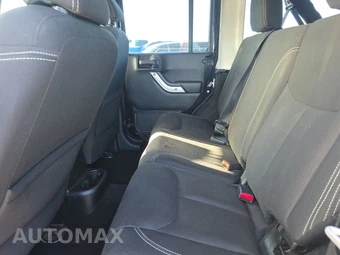 2015 Jeep Wrangler Unlimited Sahara - miniatura 13