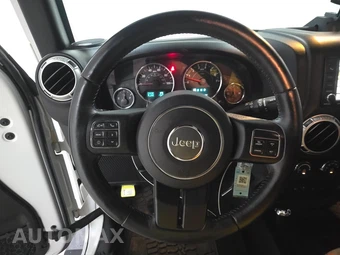 2015 Jeep Wrangler Unlimited Sahara - miniatura 10
