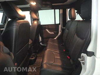 2015 Jeep Wrangler Unlimited Sahara - miniatura 13