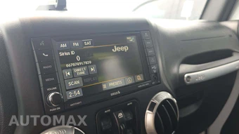 2015 Jeep Wrangler Unlimited Sahara - miniatura 24