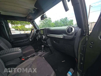 2015 Jeep Wrangler Unlimited Sahara - miniatura 19