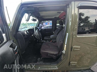 2015 Jeep Wrangler Unlimited Sahara - miniatura 6