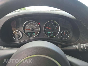 2015 Jeep Wrangler Unlimited Sahara - miniatura 9