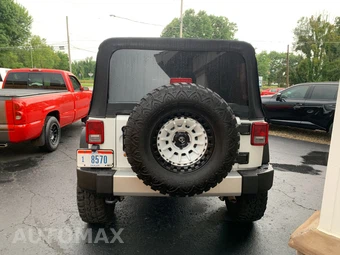 2015 Jeep Wrangler Unlimited Sahara - miniatura 7