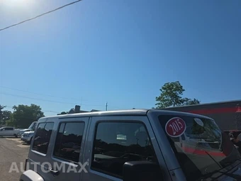 2015 Jeep Wrangler Unlimited Sahara - miniatura 12