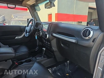 2015 Jeep Wrangler Unlimited Sahara - miniatura 24