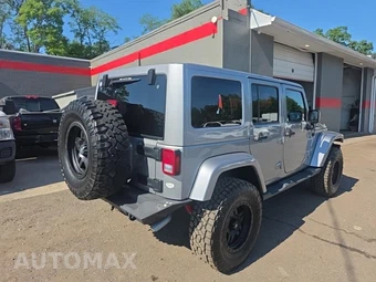 2015 Jeep Wrangler Unlimited Sahara - miniatura 4