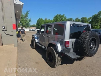 2015 Jeep Wrangler Unlimited Sahara - miniatura 6