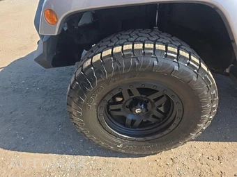 2015 Jeep Wrangler Unlimited Sahara - miniatura 8