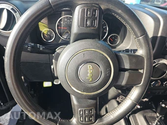 2015 Jeep Wrangler Unlimited Sahara - miniatura 10