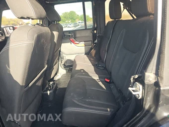2015 Jeep Wrangler Unlimited Sahara - miniatura 13