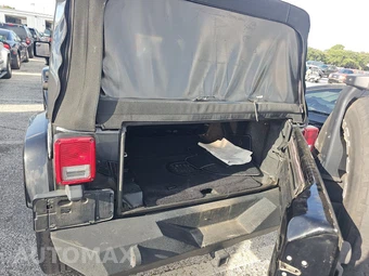2015 Jeep Wrangler Unlimited Sahara - miniatura 16