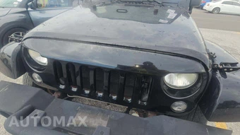 2015 Jeep Wrangler Unlimited Sahara - miniatura 34