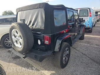 2015 Jeep Wrangler Unlimited Sahara - miniatura 4