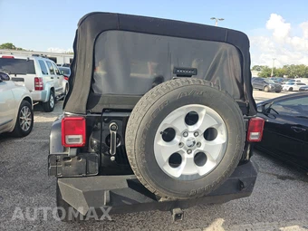 2015 Jeep Wrangler Unlimited Sahara - miniatura 5