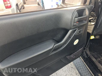2015 Jeep Wrangler Unlimited Sahara - miniatura 9