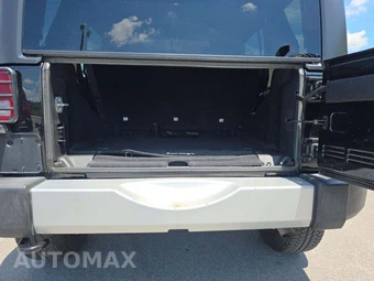 2015 Jeep Wrangler Unlimited Sahara - miniatura 11