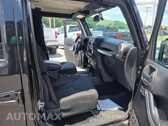 2015 Jeep Wrangler Unlimited Sahara - miniatura 15